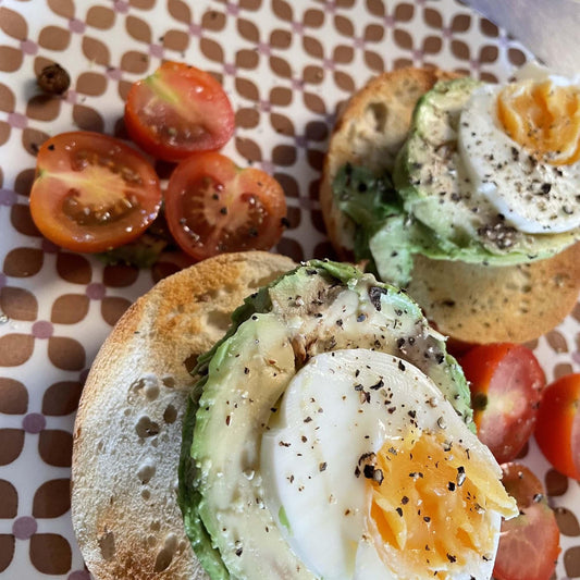 bagel tomato avocado vegetarian recipe 